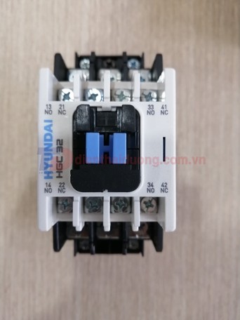 CONTACTOR HYUNDAI 3P 32A ( HGC32 )